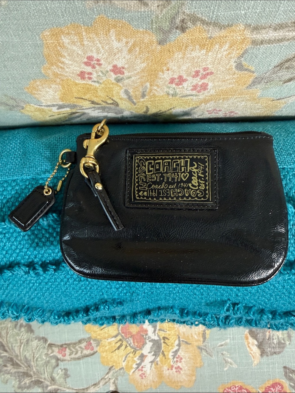 COACH Poppy Black Patent Leather w/Gold Hardware EUC